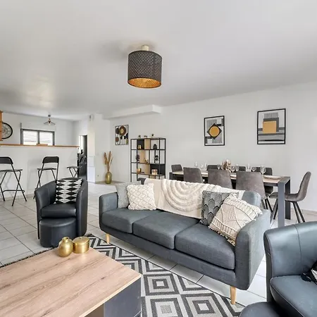 Duplex With Terrace And Parking In Villejuif